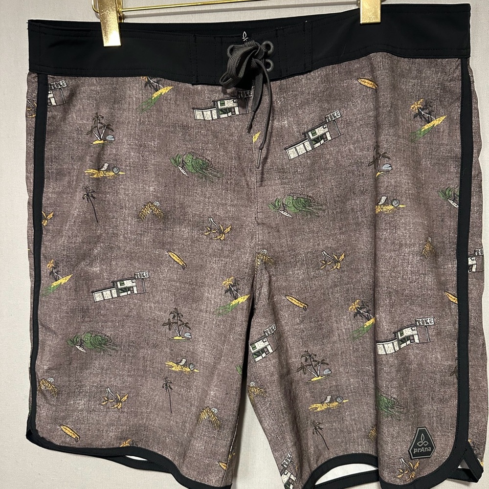 Prana Light Gray Board Shorts with Playful Print. Good cond. UPF 50+ Size 36